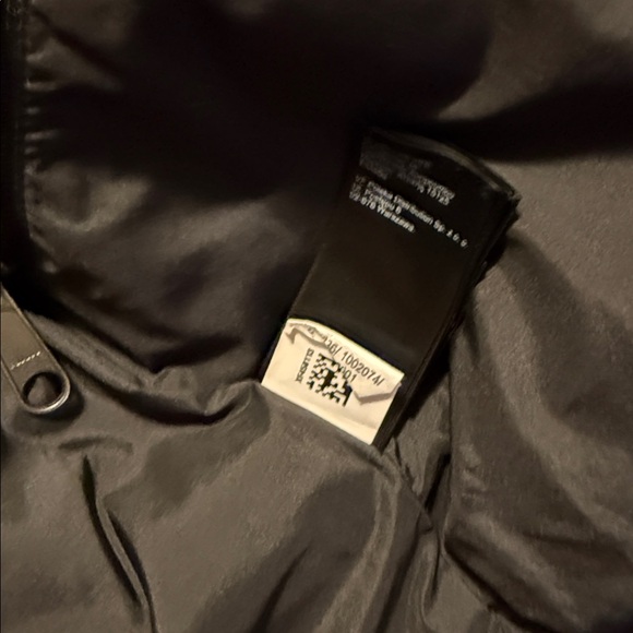 The North Face Two-Tone Blue and Black Hooded Jacket - Picture 4 of 10
